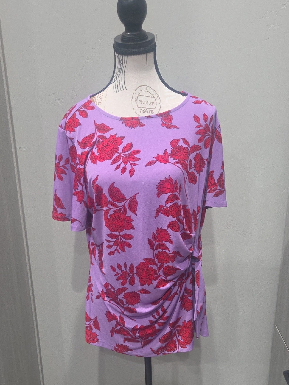 Liz Claiborne Lavender Short Sleeve Top with Red Floral Print